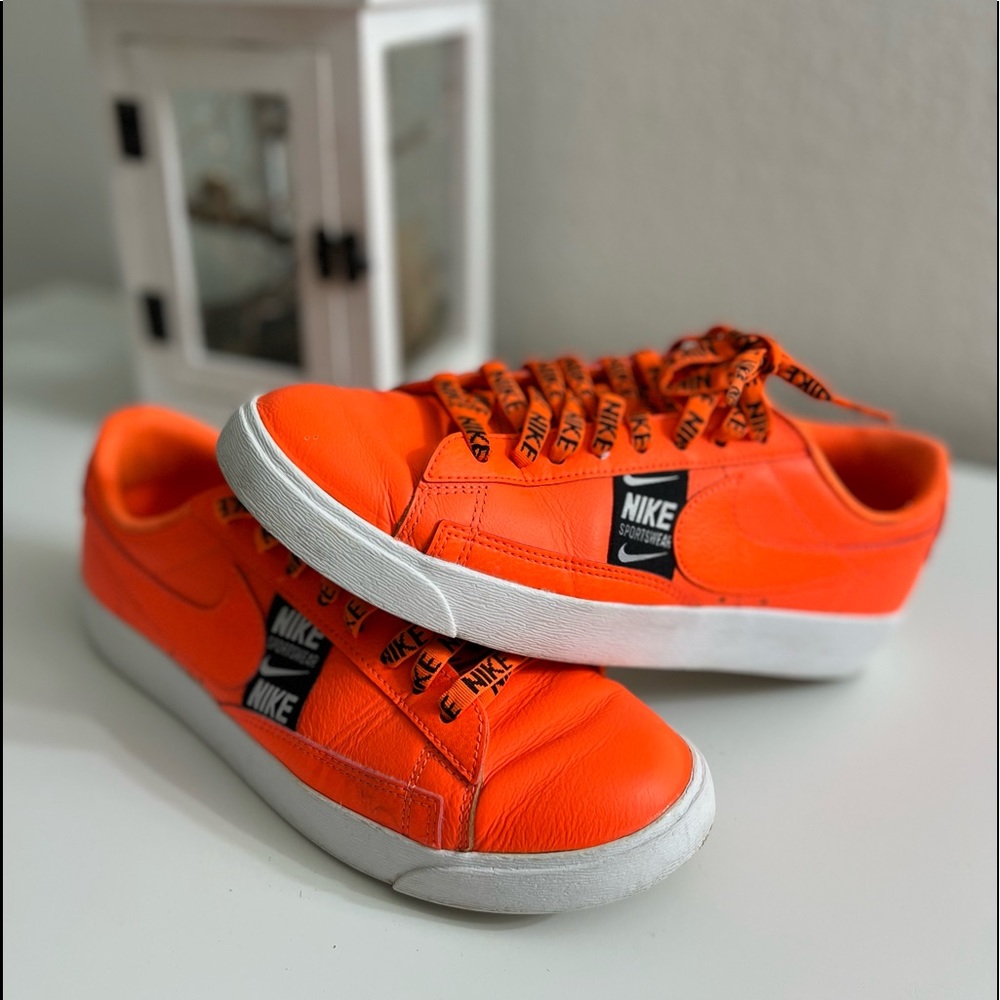 Nike Sportswear - compare with Nike Air Force 1 Premium Just Do It.